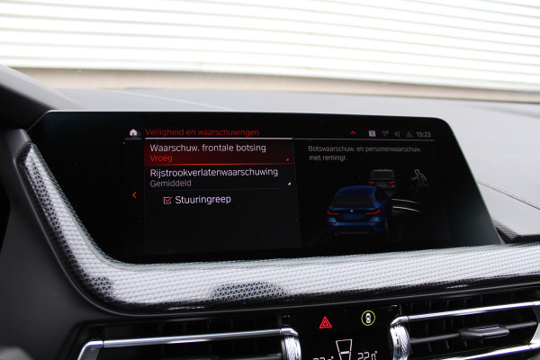 BMW 1-serie 118i Executive Edition | Cruise Control | Origin NL | Parkeersensoren | Navigatie