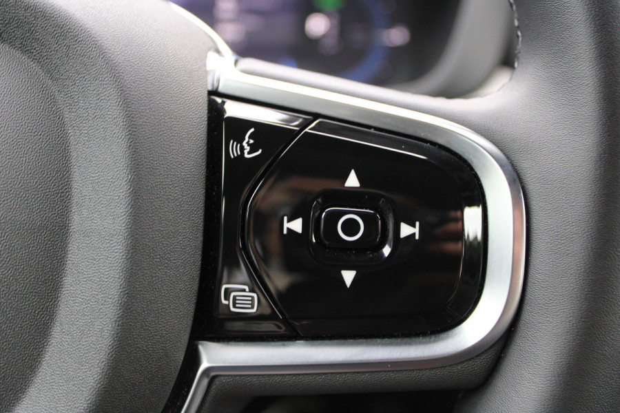 Volvo XC60 2.0 T6 Plug-in hybrid AWD Plus Black Edition | Trekhaak | 360 Camera | H&K | BLIS |