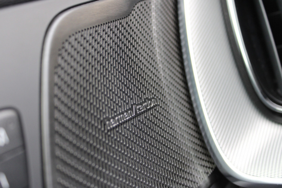 Volvo XC60 2.0 T6 Plug-in hybrid AWD Plus Black Edition | Trekhaak | 360 Camera | H&K | BLIS |