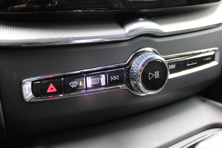 Volvo XC60 2.0 T6 Plug-in hybrid AWD Plus Black Edition | Trekhaak | 360 Camera | H&K | BLIS |