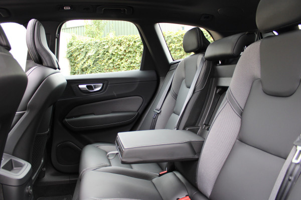 Volvo XC60 2.0 T6 Plug-in hybrid AWD Plus Black Edition | Trekhaak | 360 Camera | H&K | BLIS |