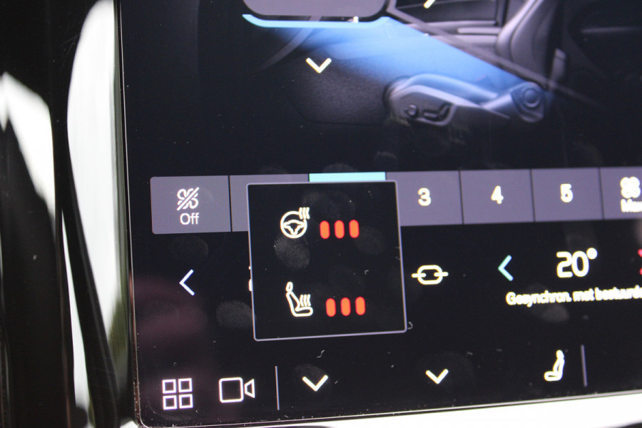 Volvo XC60 2.0 T6 Plug-in hybrid AWD Plus Black Edition | Trekhaak | 360 Camera | H&K | BLIS |