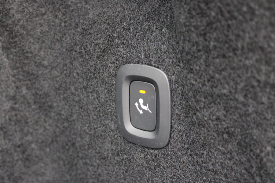 Volvo XC60 2.0 T6 Plug-in hybrid AWD Plus Black Edition | Trekhaak | 360 Camera | H&K | BLIS |