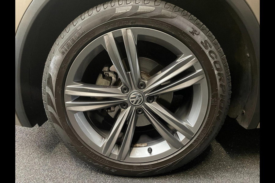 Volkswagen Tiguan 1.4 TSI ACT Highline Business 3X R-LINE PANO LEER NAVI