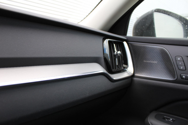 Volvo V60 2.0 T6 Plug-in hybrid AWD Plus Dark | Panoramadak | Trekhaak | BLIS | H/K | 360 Camera