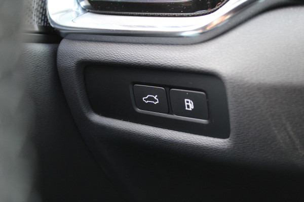 Volvo V60 2.0 T6 Plug-in hybrid AWD Plus Dark | Panoramadak | Trekhaak | BLIS | H/K | 360 Camera