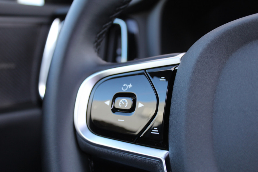 Volvo V60 2.0 T6 Plug-in hybrid AWD Plus Dark | Panoramadak | Trekhaak | BLIS | H/K | 360 Camera