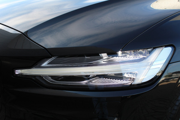 Volvo V60 2.0 T6 Plug-in hybrid AWD Plus Dark | Panoramadak | Trekhaak | BLIS | H/K | 360 Camera