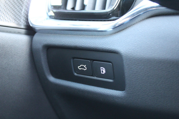 Volvo V60 2.0 T6 Plug-in hybrid AWD Plus Dark | Panoramadak | Trekhaak | BLIS | H/K | 360 Camera