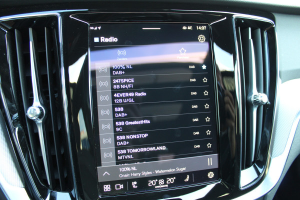 Volvo V60 2.0 T6 Plug-in hybrid AWD Plus Dark | Panoramadak | Trekhaak | BLIS | H/K | 360 Camera