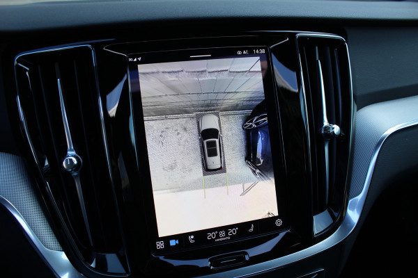 Volvo V60 2.0 T6 Plug-in hybrid AWD Plus Dark | Panoramadak | Trekhaak | BLIS | H/K | 360 Camera