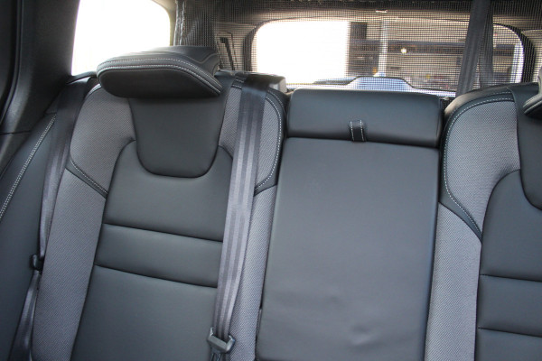 Volvo V60 2.0 T6 Plug-in hybrid AWD Plus Dark | Panoramadak | Trekhaak | BLIS | H/K | 360 Camera