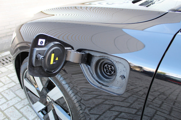 Volvo V60 2.0 T6 Plug-in hybrid AWD Plus Dark | Panoramadak | Trekhaak | BLIS | H/K | 360 Camera