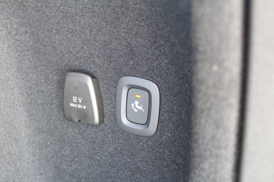 Volvo V60 2.0 T6 Plug-in hybrid AWD Plus Dark | Panoramadak | Trekhaak | BLIS | H/K | 360 Camera