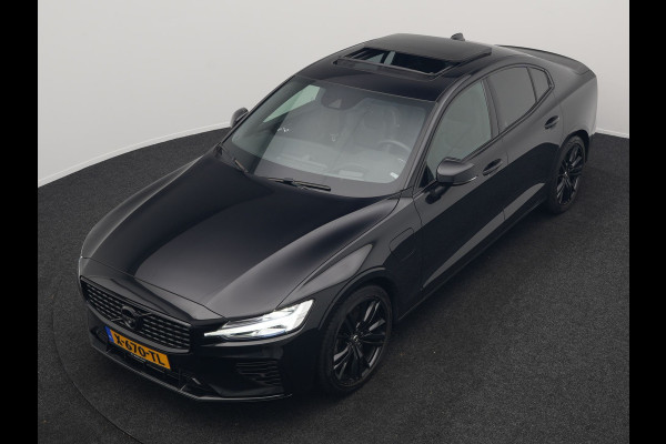 Volvo S60 Recharge T8 AWD R-Design Plug in Hybrid 391pk Black Dealer O.H PHEV | Schuifdak | Bowers & Wilkins | Head Up | Adaptive Cruise | 360 Camera | Luxe Lederen Sportstoelen Massage & Memory | 19"L.M | Keyless | Navigatie |