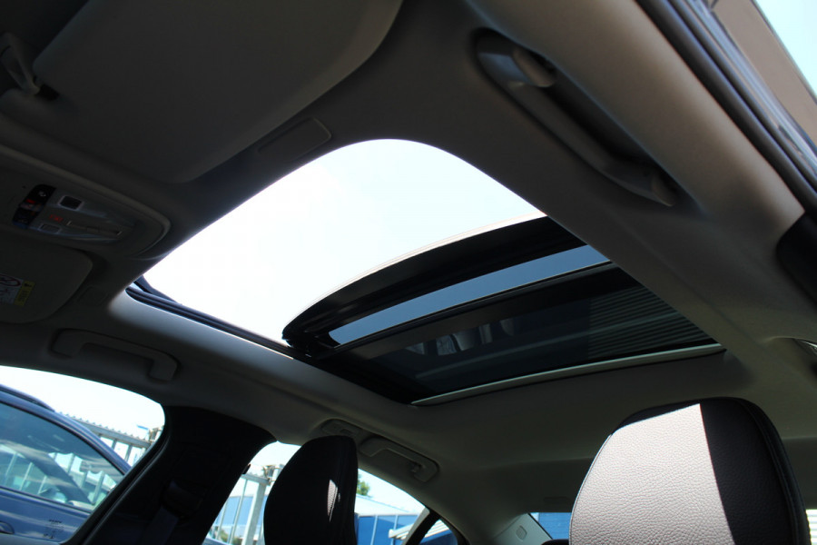Volvo S60 2.0 Recharge T8 AWD Ultimate Dark | Schuif/Kantel dak | Head-up | H/K | BLIS | Leder | Pilot Assist