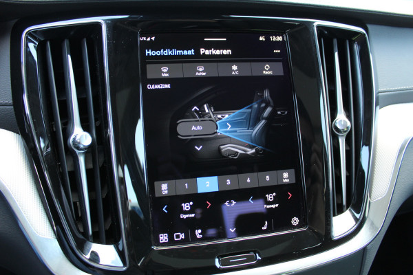 Volvo S60 2.0 Recharge T8 AWD Ultimate Dark | Schuif/Kantel dak | Head-up | H/K | BLIS | Leder | Pilot Assist