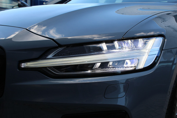 Volvo S60 2.0 Recharge T8 AWD Ultimate Dark | Schuif/Kantel dak | Head-up | H/K | BLIS | Leder | Pilot Assist