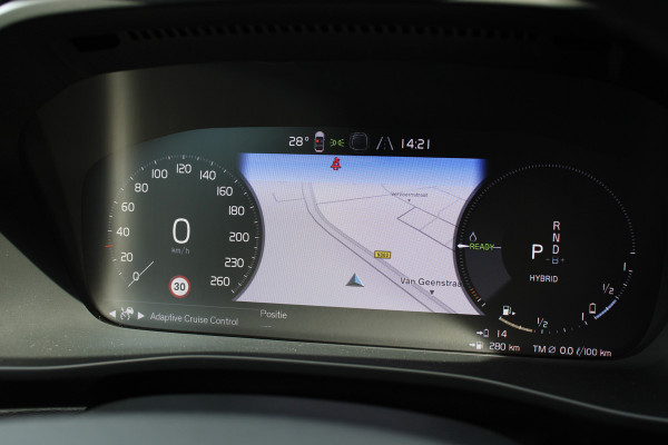 Volvo XC40 1.5 T4 Plug-in hybrid Plus Dark | Trekhaak | H/K | Pilot Assist | Memory | Navigatie | 360 Camera