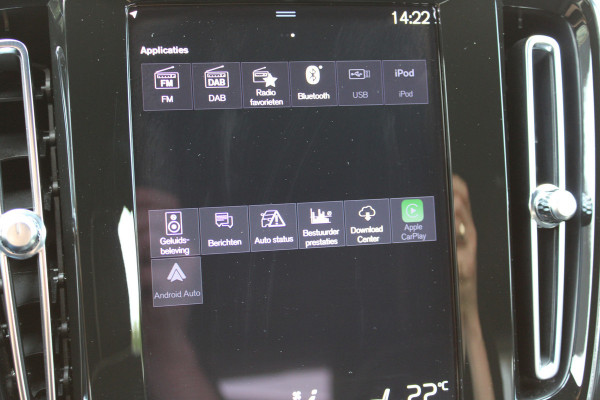 Volvo XC40 1.5 T4 Plug-in hybrid Plus Dark | Trekhaak | H/K | Pilot Assist | Memory | Navigatie | 360 Camera