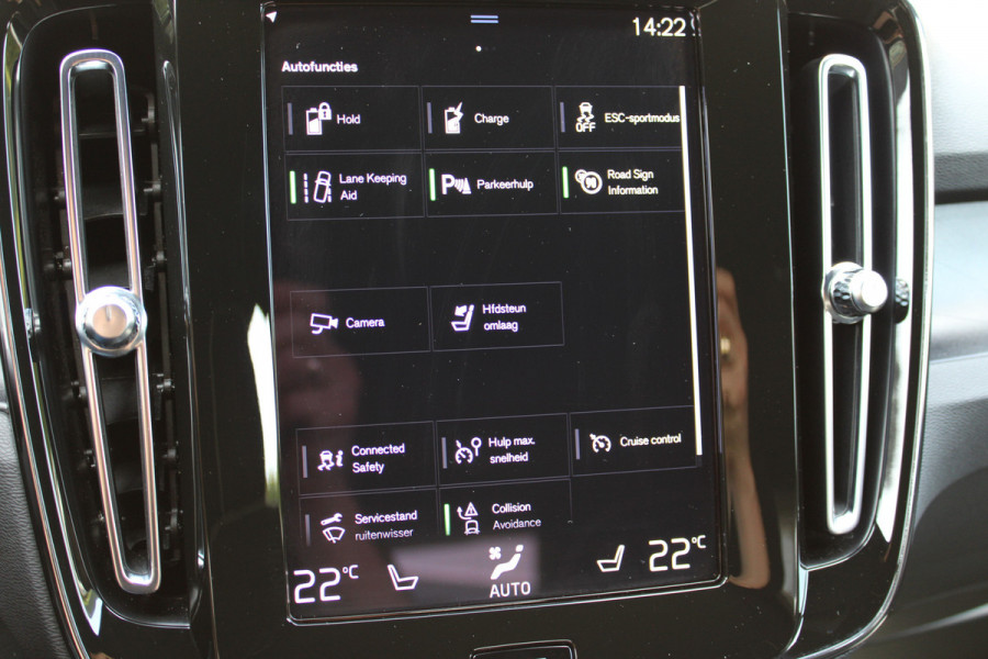 Volvo XC40 1.5 T4 Plug-in hybrid Plus Dark | Trekhaak | H/K | Pilot Assist | Memory | Navigatie | 360 Camera