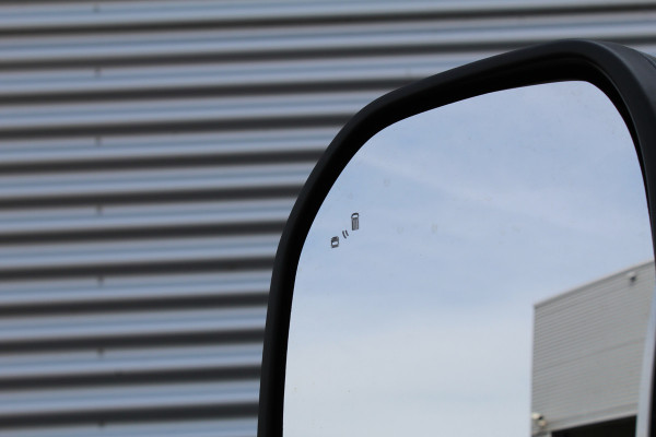 Ford Transit Custom 300 2.0 TDCI L2H1 Limited | Adaptieve Cruise  | Trekhaak | Laadruimte betimmering | Winterpack