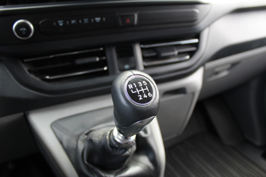 Ford Transit Custom 300 2.0 TDCI L2H1 Limited | Adaptieve Cruise  | Trekhaak | Laadruimte betimmering | Winterpack