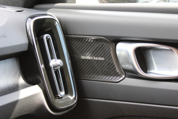 Volvo XC40 1.5 T4 Plug-in hybrid Plus Dark | Trekhaak | H/K | Pilot | Full