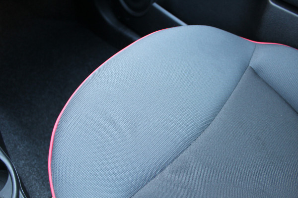 Fiat 500 1.0 Hybrid RED | Panoramadak | Special Edition | Navigatie | Cruise Control