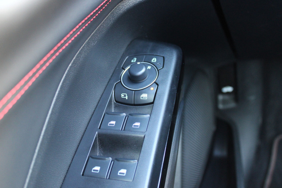 Ford Puma 1.0 EcoBoost Hybrid ST-Line X | Panoramadak | Trekhaak | Full Options