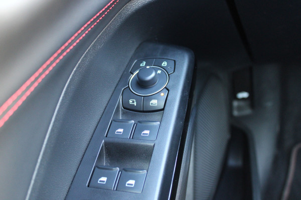Ford Puma 1.0 EcoBoost Hybrid ST-Line X | Panoramadak | Trekhaak | Full Options