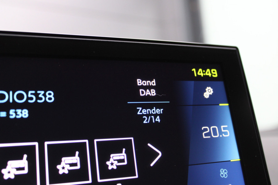 Peugeot 3008 1.6 HYbrid4 300 GT | Trekhaak | Focal | Camera | Leder | Navigatie | Adaptieve cruise