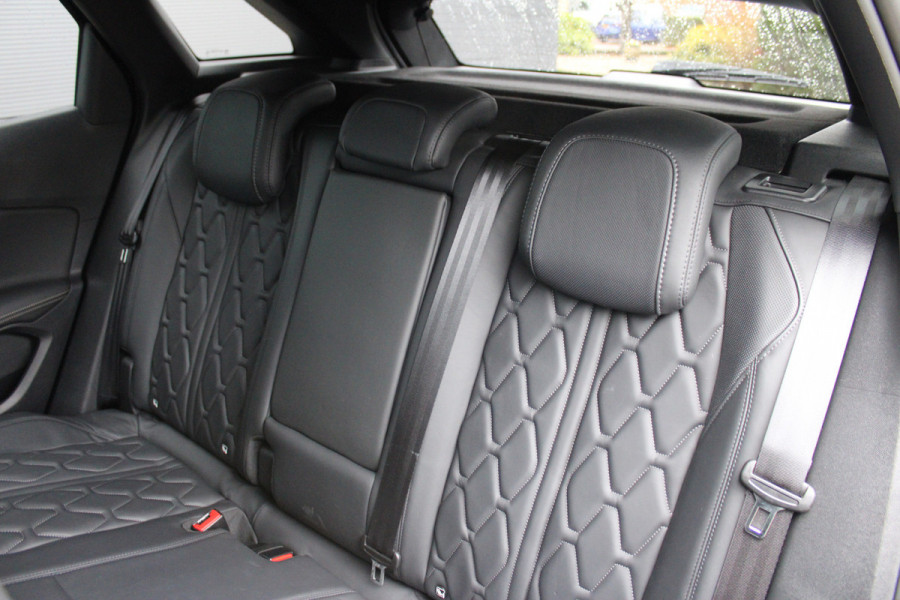 Peugeot 3008 1.6 HYbrid4 300 GT | Trekhaak | Focal | Camera | Leder | Navigatie | Adaptieve cruise