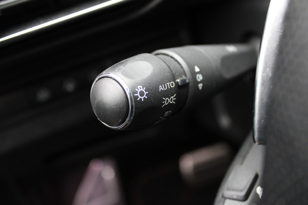 Peugeot 3008 1.6 HYbrid4 300 GT | Trekhaak | Focal | Camera | Leder | Navigatie | Adaptieve cruise