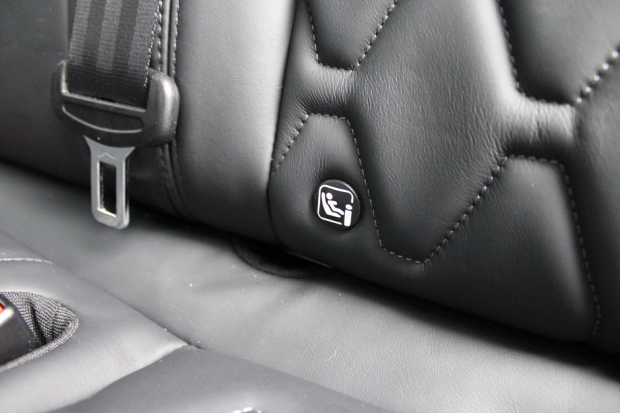 Peugeot 3008 1.6 HYbrid4 300 GT | Trekhaak | Focal | Camera | Leder | Navigatie | Adaptieve cruise