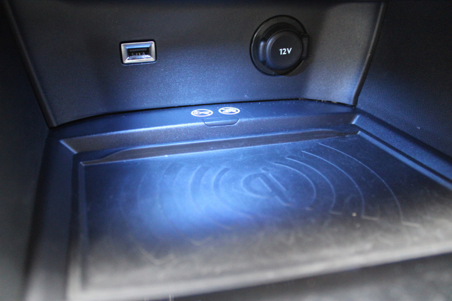 Peugeot 3008 1.6 HYbrid4 300 GT | Trekhaak | Focal | Camera | Leder | Navigatie | Adaptieve cruise