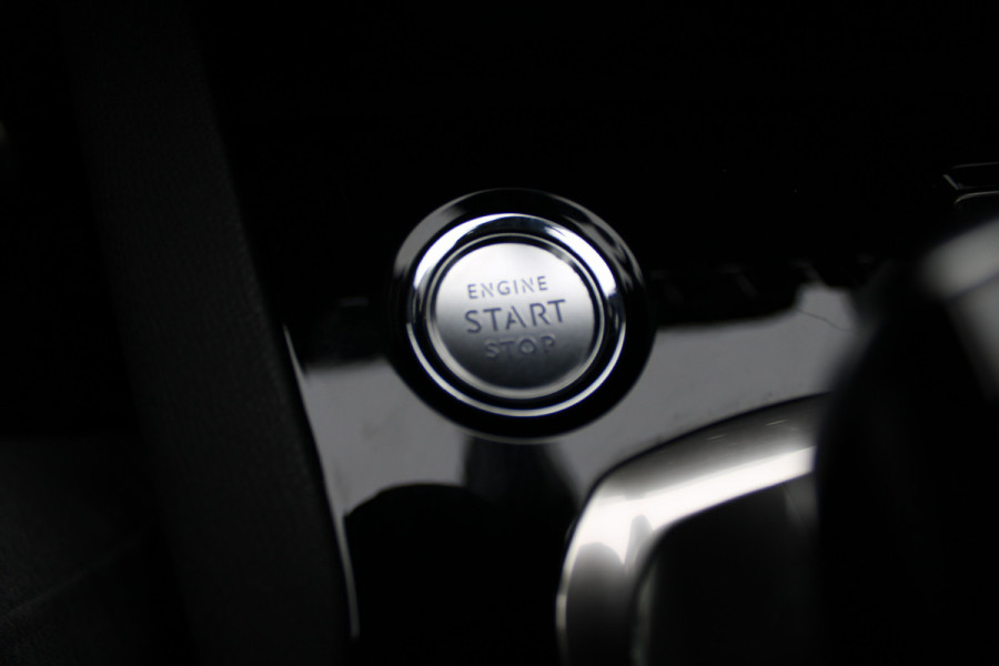 Peugeot 3008 1.6 HYbrid4 300 GT | Trekhaak | Focal | Camera | Leder | Navigatie | Adaptieve cruise