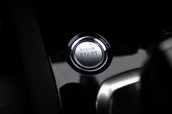 Peugeot 3008 1.6 HYbrid4 300 GT | Trekhaak | Focal | Camera | Leder | Navigatie | Adaptieve cruise