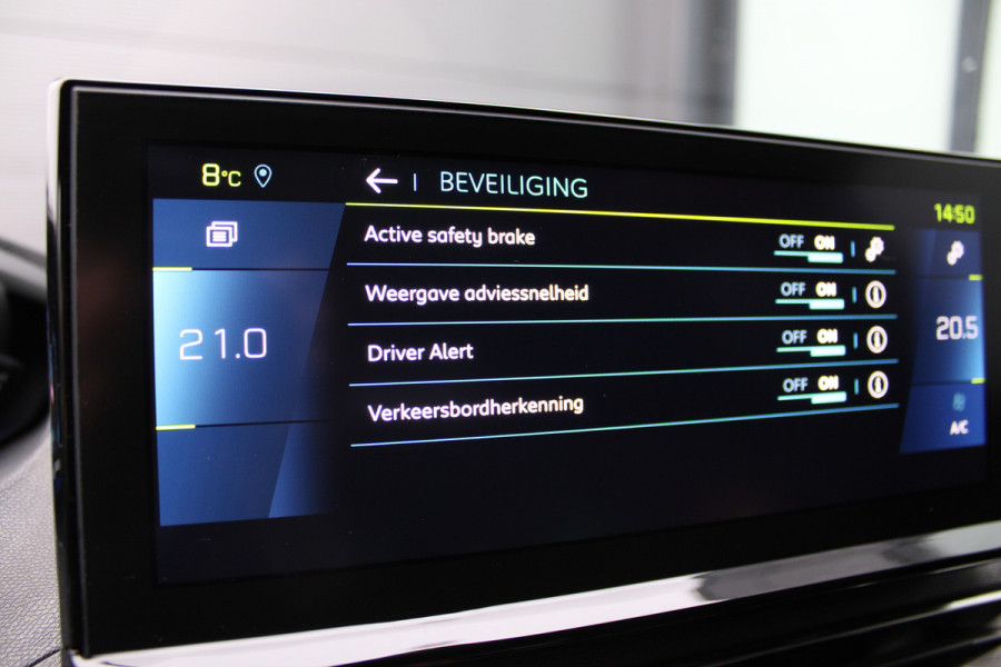 Peugeot 3008 1.6 HYbrid4 300 GT | Trekhaak | Focal | Camera | Leder | Navigatie | Adaptieve cruise
