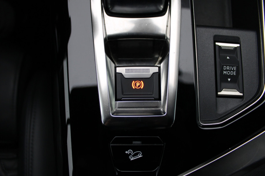 Peugeot 3008 1.6 HYbrid4 300 GT | Trekhaak | Focal | Camera | Leder | Navigatie | Adaptieve cruise