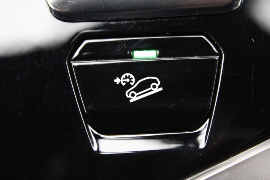 Peugeot 3008 1.6 HYbrid4 300 GT | Trekhaak | Focal | Camera | Leder | Navigatie | Adaptieve cruise