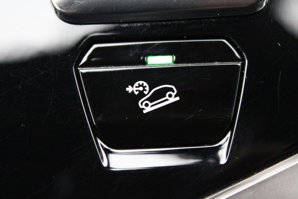 Peugeot 3008 1.6 HYbrid4 300 GT | Trekhaak | Focal | Camera | Leder | Navigatie | Adaptieve cruise