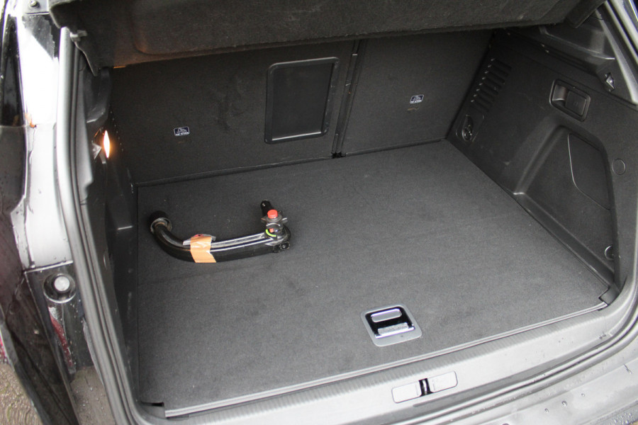 Peugeot 3008 1.6 HYbrid4 300 GT | Trekhaak | Focal | Camera | Leder | Navigatie | Adaptieve cruise