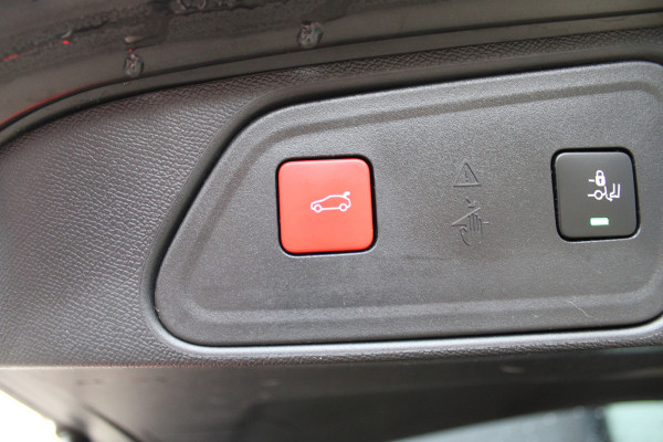 Peugeot 3008 1.6 HYbrid4 300 GT | Trekhaak | Focal | Camera | Leder | Navigatie | Adaptieve cruise