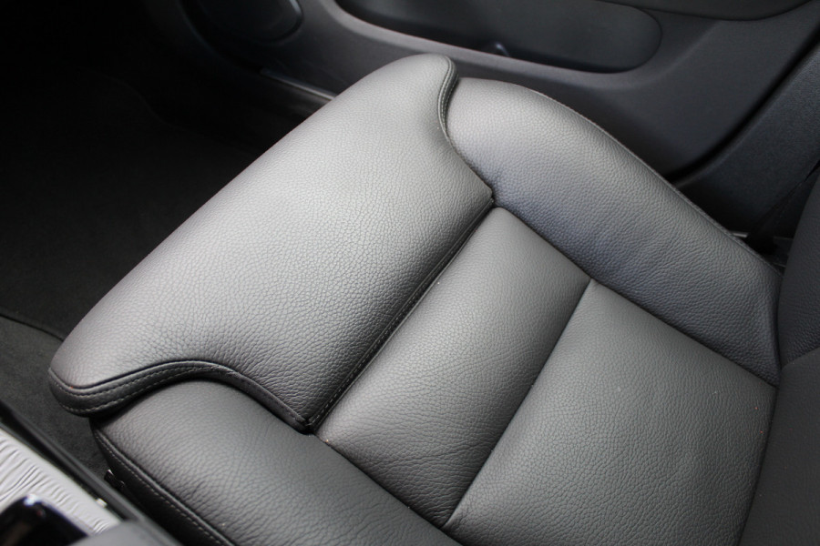 Volvo V60 2.0 T6 Plug-in hybrid AWD Plus Dark | Panoramadak | Trekhaak | H&K | BLIS | 360 Camera | Winterpack