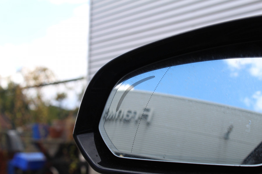 Volvo V60 2.0 T6 Plug-in hybrid AWD Plus Dark | Panoramadak | Trekhaak | H&K | BLIS | 360 Camera | Winterpack