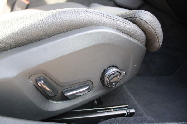 Volvo V60 2.0 T6 Plug-in hybrid AWD Plus Bright | H/K | 360 Camera | Winterpack | Led | Driver assistance