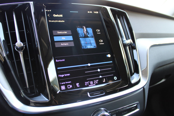 Volvo V60 2.0 T6 Plug-in hybrid AWD Plus Bright | H/K | 360 Camera | Winterpack | Led | Driver assistance