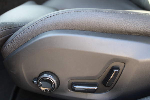 Volvo V60 2.0 T6 Plug-in hybrid AWD Plus Bright | H/K | 360 Camera | Winterpack | Led | Driver assistance