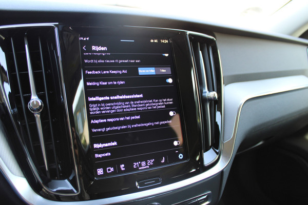 Volvo V60 2.0 T6 Plug-in hybrid AWD Plus Bright | H/K | 360 Camera | Winterpack | Led | Driver assistance